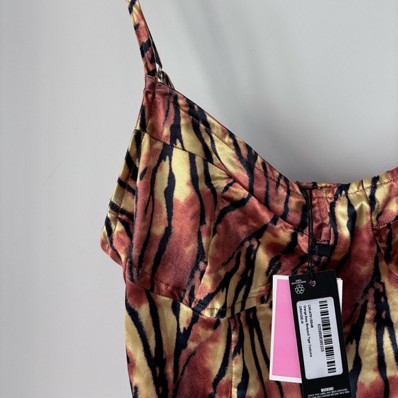 PLT Tiger Costume - Picture 2 of 7